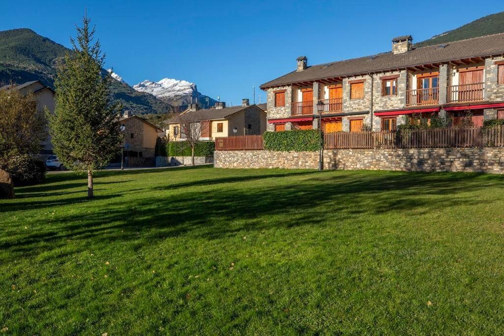 Casa Nieves Lägenhet Villanúa Exteriör bild
