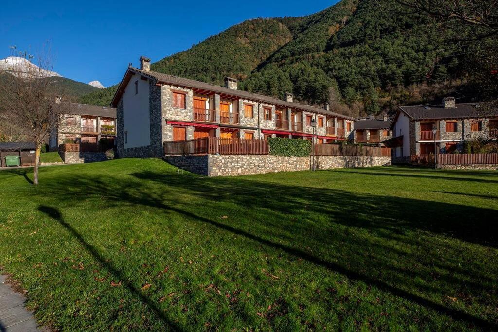 Casa Nieves Lägenhet Villanúa Exteriör bild