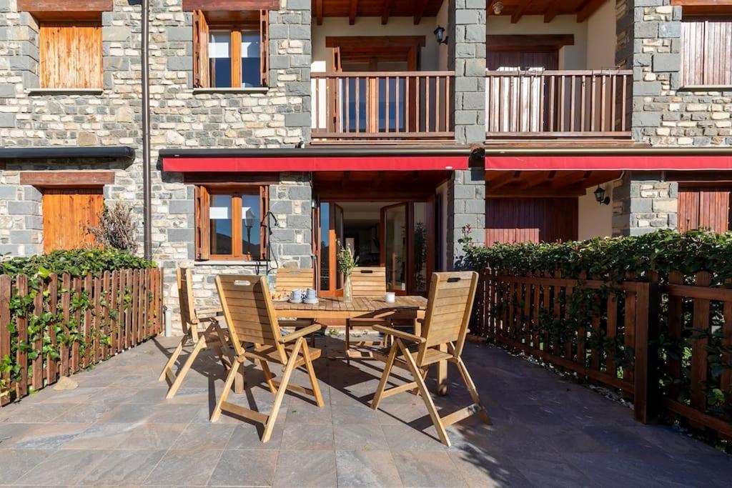 Casa Nieves Lägenhet Villanúa Exteriör bild