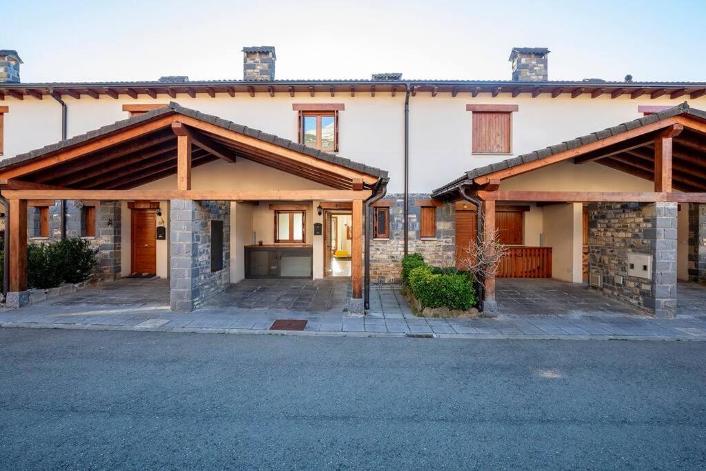 Casa Nieves Lägenhet Villanúa Exteriör bild